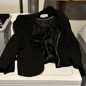 Calvin Klein Women's Elegant Black Suit Jacket